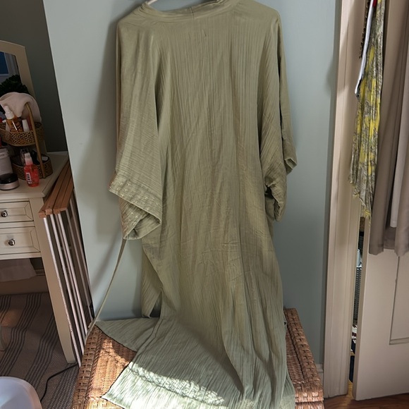 Powder (brand) green robe with chain. Brand new. - Picture 5 of 5